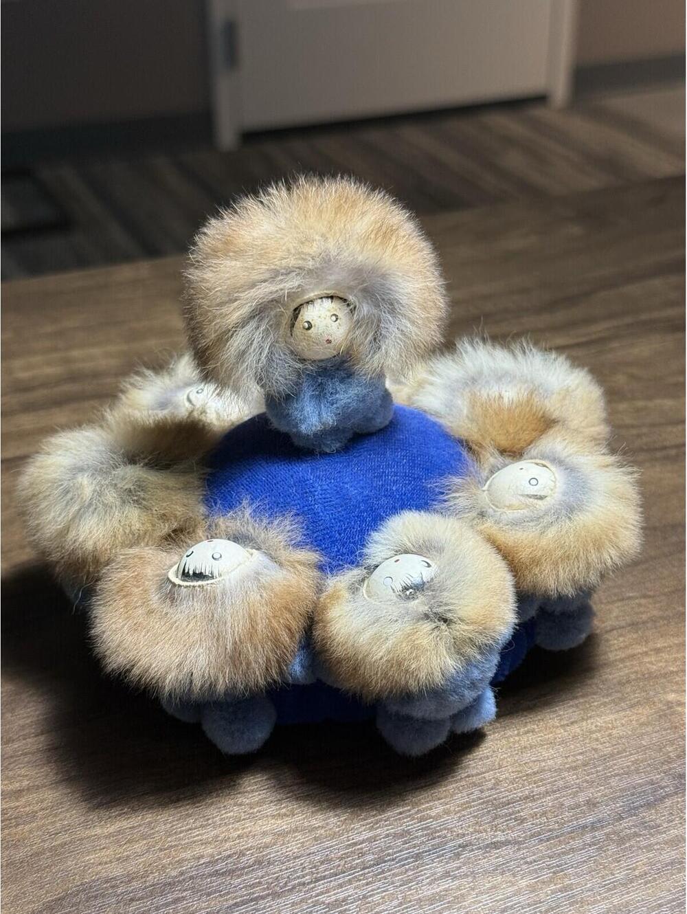 Inuit Alaska Native American Blanket Toss Pin Cushion 8 Heads Mink Fur Eskimo